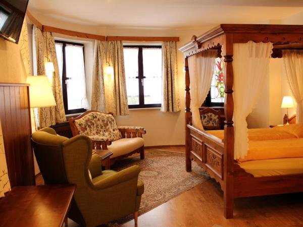 Hotel Sonnenhof : photo 2 de la chambre chambre double avec lit à baldaquin