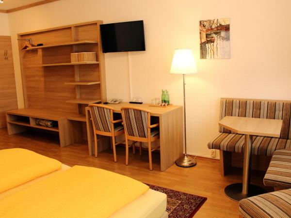 Hotel Sonnenhof : photo 3 de la chambre chambre double ou lits jumeaux avec balcon