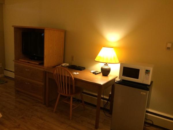 Nice Inn Edmonton : photo 1 de la chambre suite lit queen-size - fumeurs