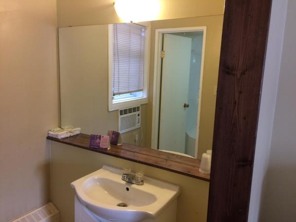 Nice Inn Edmonton : photo 6 de la chambre chambre lit queen-size - fumeurs