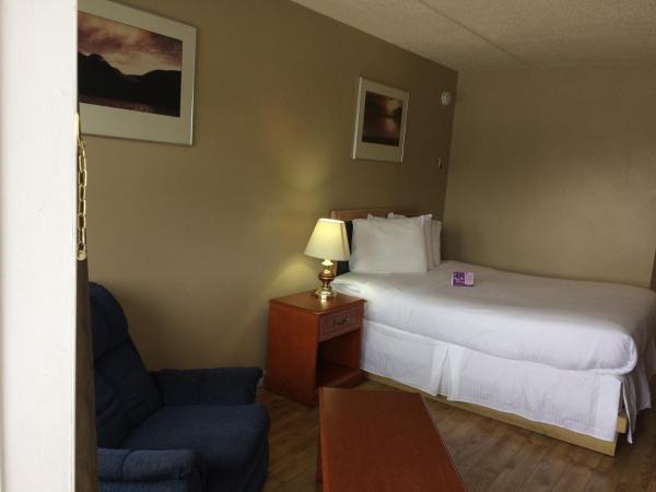 Nice Inn Edmonton : photo 7 de la chambre suite lit queen-size – non-fumeurs