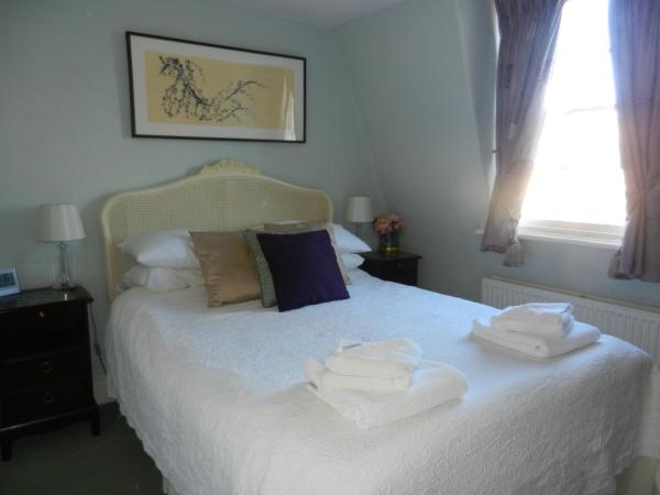 Brocks : photo 3 de la chambre chambre lit king-size - vue sur jardin