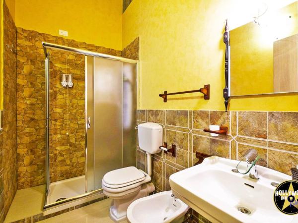 Hollywood Inn Palermo : photo 4 de la chambre chambre double avec balcon