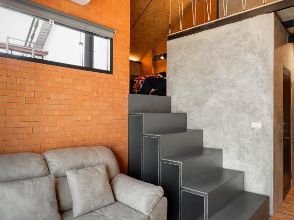 The Step Chiang Mai : photo 1 de la chambre suite familiale avec balcon