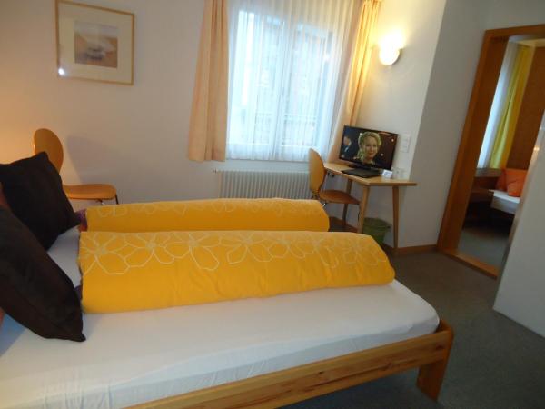 Hotel Tschuggen : photo 4 de la chambre chambres double et lits jumeaux communicantes
