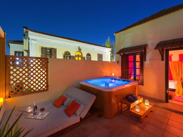 Nikos Takis Fashion Boutique Hotel : photo 6 de la chambre grande suite principale royale avec jacuzzi sur terrasse - vue sur mer
