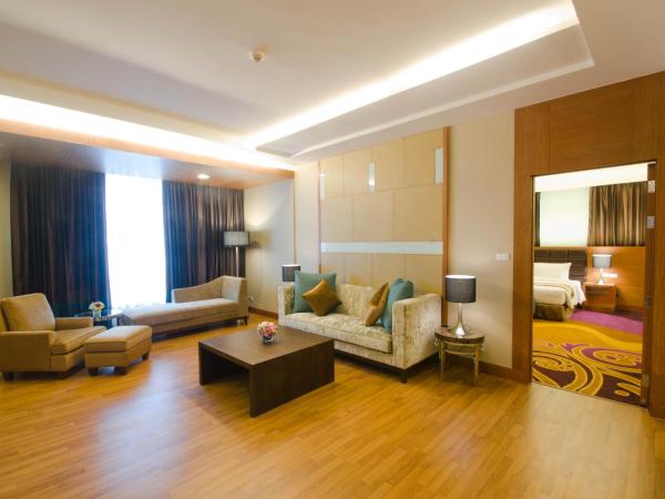 The Grand Fourwings Convention Hotel Bangkok : photo 2 de la chambre suite deluxe