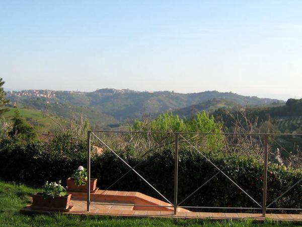 Alta Perugia B&B : photo 2 de la chambre chambre deluxe (2 adultes + 1 enfant)