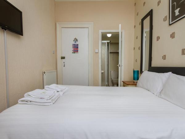 Maples Hotel : photo 2 de la chambre petite chambre double - vue sur mer