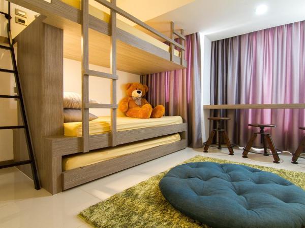 Bossotel Chiang Mai : photo 2 de la chambre chambre familiale avec lits superposés
