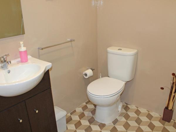 Lunar Guest House : photo 7 de la chambre chambre double