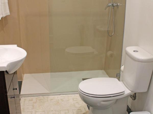 Lunar Guest House : photo 5 de la chambre chambre double avec installations communes