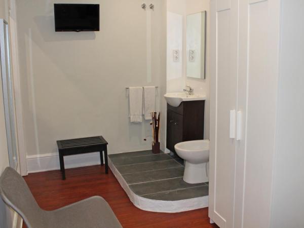 Lunar Guest House : photo 3 de la chambre chambre double avec installations communes