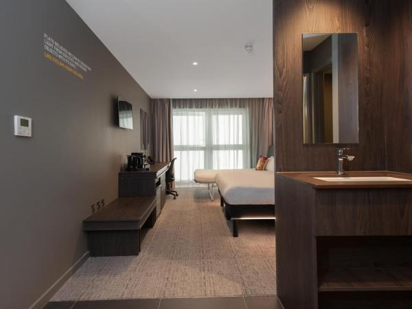 Heeton Concept Hotel - Luma Hammersmith : photo 3 de la chambre chambre deluxe plus avec canapé-lit 