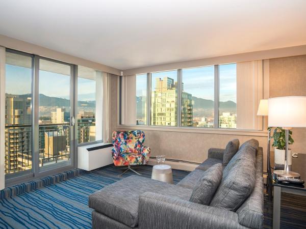 Blue Horizon Hotel : photo 3 de la chambre hébergement lit king-size exécutif avec balcon