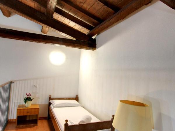 Hostel Marina : photo 1 de la chambre lit dans dortoir pour femmes de 6 lits