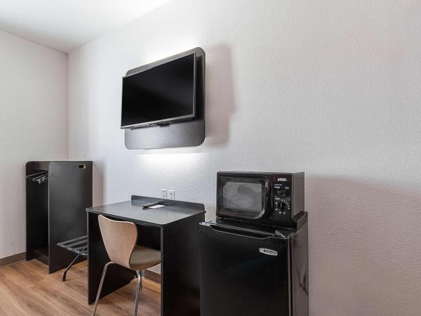 Motel 6-San Antonio, TX - Downtown - Alamo Dome : photo 1 de la chambre chambre 2 lits queen-size - non-fumeurs