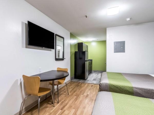Studio 6-Savannah, GA : photo 4 de la chambre chambre quadruple - accessible aux personnes à mobilité réduite