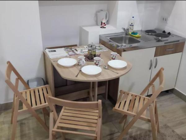 Home Away From Home - Apartment Ilica : photo 5 de la chambre chambre double