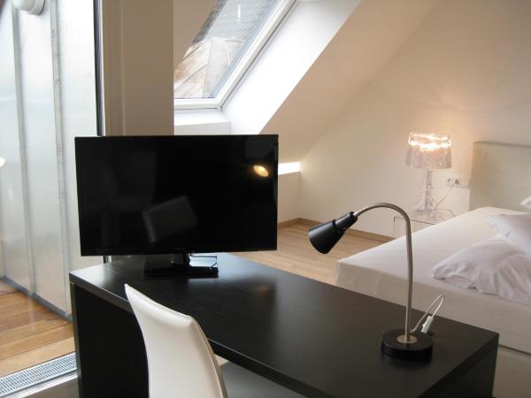 City Hotel : photo 7 de la chambre suite