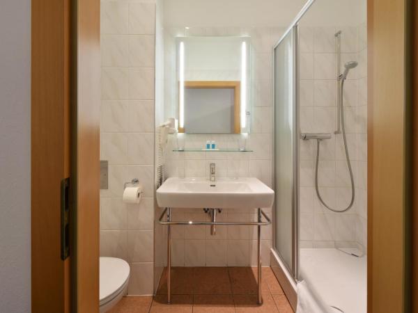 Hotel Lucia : photo 3 de la chambre chambre lits jumeaux