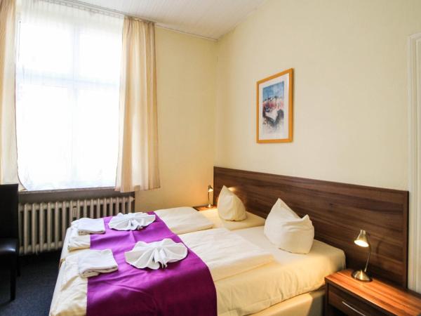 Hotelpension Margrit : photo 8 de la chambre chambre double ou lits jumeaux