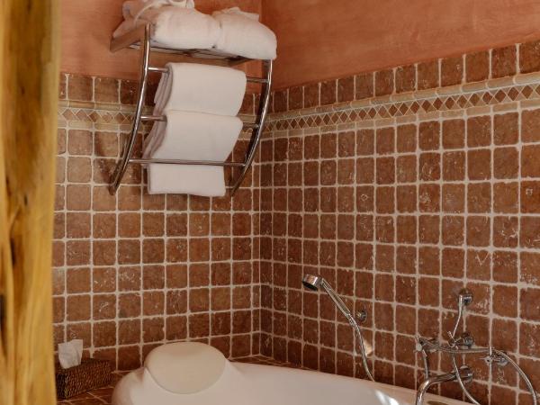 Hôtel Le Belvédère : photo 3 de la chambre suite avec 2 bains à remous