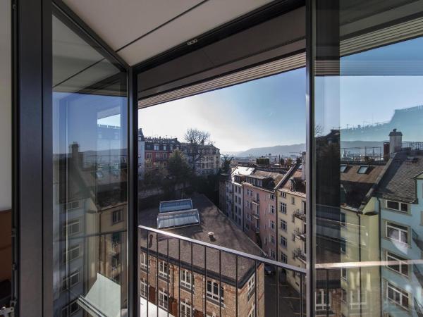 Royal Hotel Zurich : photo 2 de la chambre suite junior de grand standing 