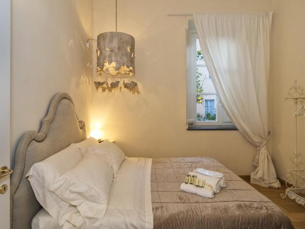B&B Di Camilla : photo 3 de la chambre chambre double avec salle de bains privative