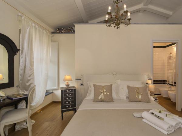 B&B Di Camilla : photo 9 de la chambre chambre quadruple avec salle de bains privative