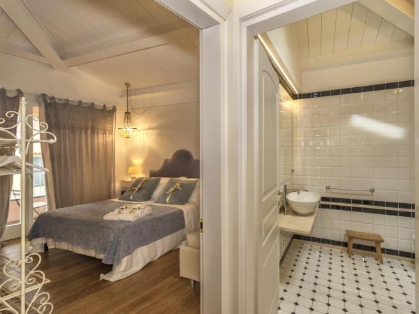 B&B Di Camilla : photo 5 de la chambre chambre triple avec salle de bains privative