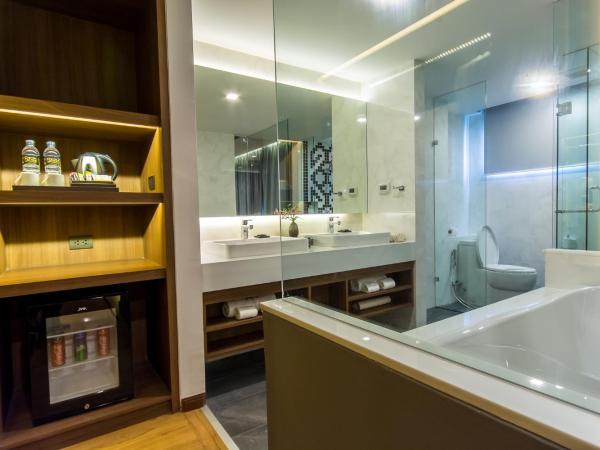 Stay with Nimman Chiang Mai - SHA Extra Plus : photo 7 de la chambre chambre lit king-size premier