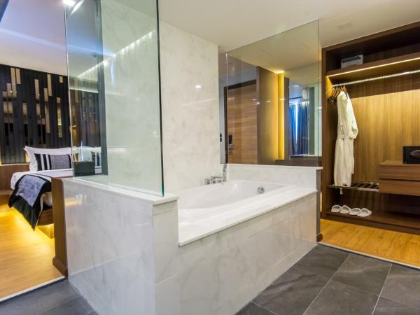 Stay with Nimman Chiang Mai - SHA Extra Plus : photo 5 de la chambre chambre lit king-size premier