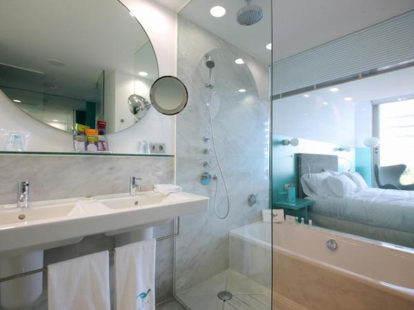 Hotel Hiberus : photo 9 de la chambre chambre familiale (2 adultes et 2 enfants)