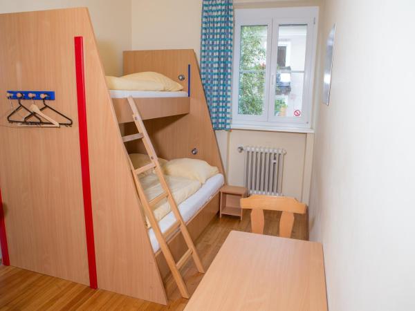 YoHo - International Youth Hostel : photo 1 de la chambre chambre triple