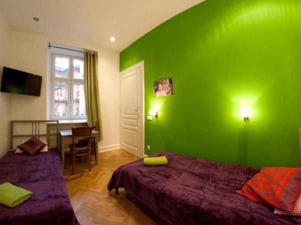 Pokoje Bagatela Stare Miasto : photo 4 de la chambre chambre lits jumeaux avec salle de bains privative