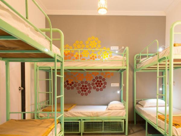 Hostel Mantra : photo 2 de la chambre lit dans dortoir mixte de 6 lits