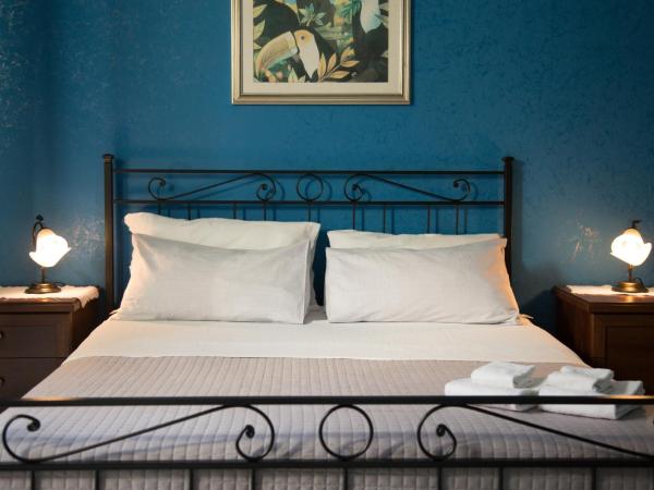 Catania Inn Rooms : photo 1 de la chambre chambre quadruple avec balcon 