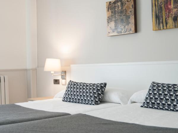 Hotel Rio Arga : photo 3 de la chambre chambre double ou lits jumeaux