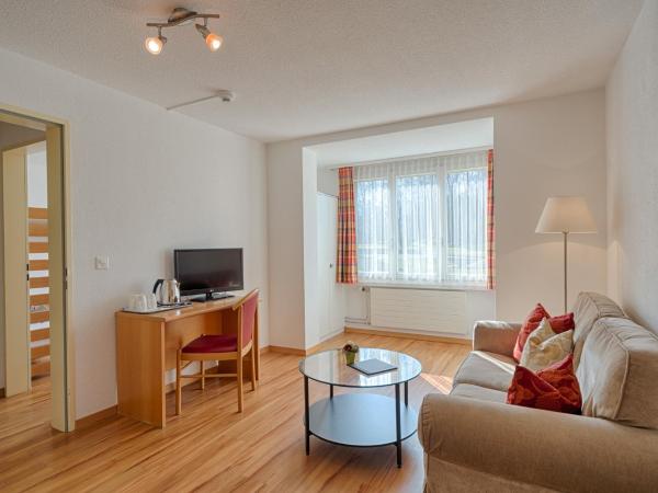 Neuhaus Golf- & Strandhotel : photo 4 de la chambre chambre familiale - vue sur jardin (2 adultes + 2 enfants)