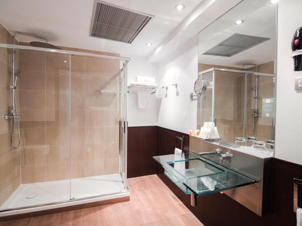 Petit Palace Marques Santa Ana : photo 8 de la chambre chambre double ou lits jumeaux avec terrasse