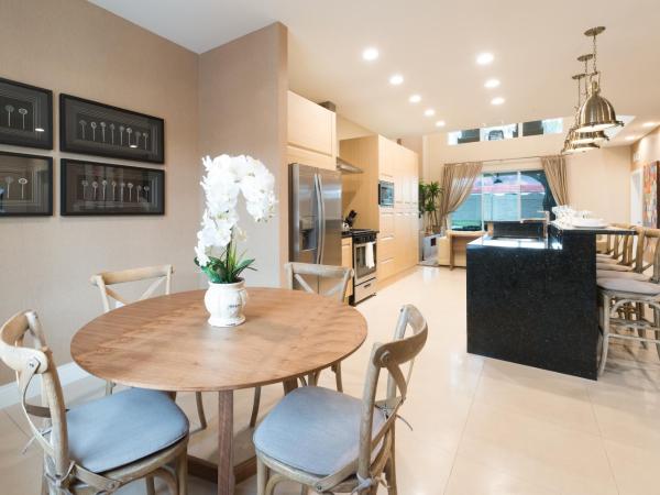 Magic Village Yards Trademark Collection by Wyndham : photo 6 de la chambre four-bedroom villa lake view w bbq grill (2 floors)