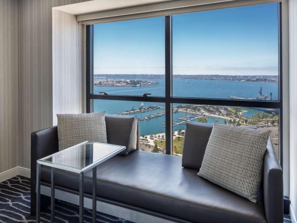 Manchester Grand Hyatt San Diego : photo 10 de la chambre chambre lit king-size - vue sur baie