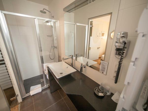 Hôtel des Princes, Chambéry Centre : photo 10 de la chambre chambre double supérieure