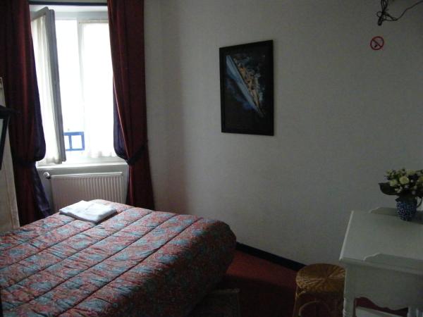 Hôtel de la Gare : photo 5 de la chambre chambre double