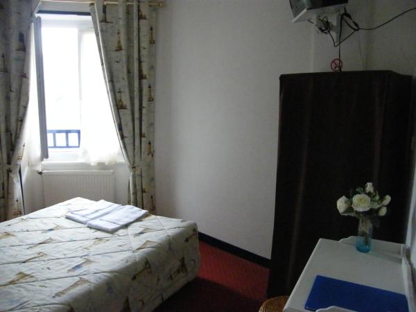 Hôtel de la Gare : photo 4 de la chambre chambre double