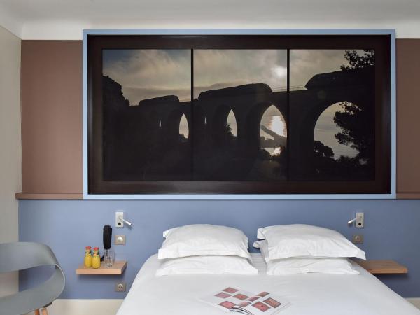 Hotel Spa Le Calendal : photo 4 de la chambre chambre double - accès spa réservé aux adultes