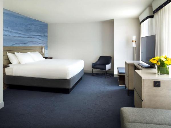 Hyatt Centric Fisherman's Wharf San Francisco : photo 2 de la chambre chambre lit king-size avec baignoire accessible aux personnes à mobilité réduite