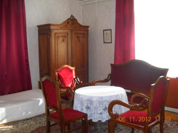 Villa Julia : photo 7 de la chambre chambre quadruple avec salle de bains commune