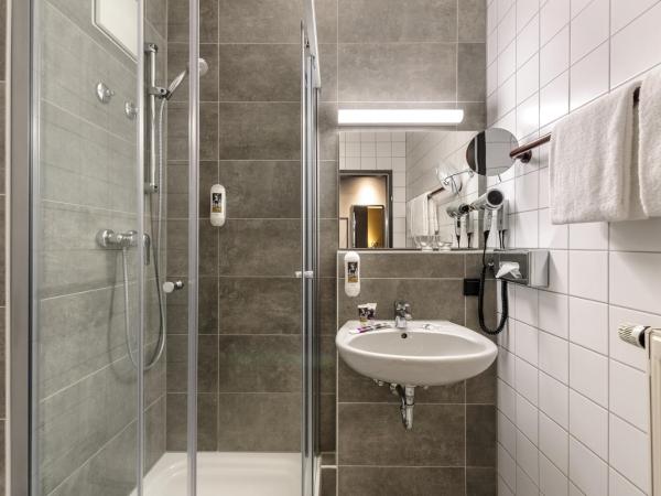 Mercure Stuttgart Zuffenhausen : photo 1 de la chambre chambre double Économique
